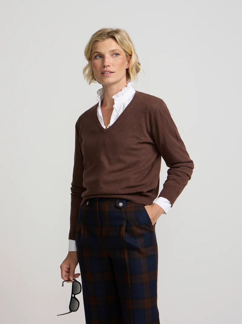 Jersey cuello pico marron