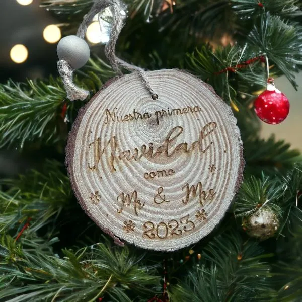 Rodaja de madera Primera Navidad Casados