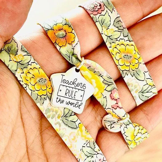 Pulsera Teachers rule the world