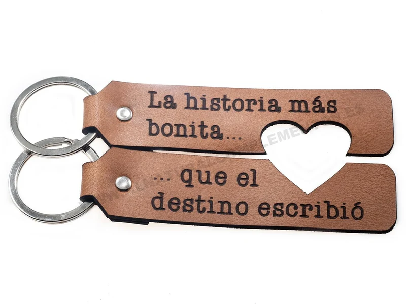 Llavero Cuero la historia más bonita que el destino escribió