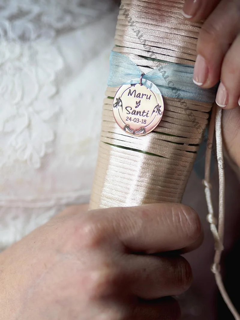 Chapa personalizada para ramo de novia