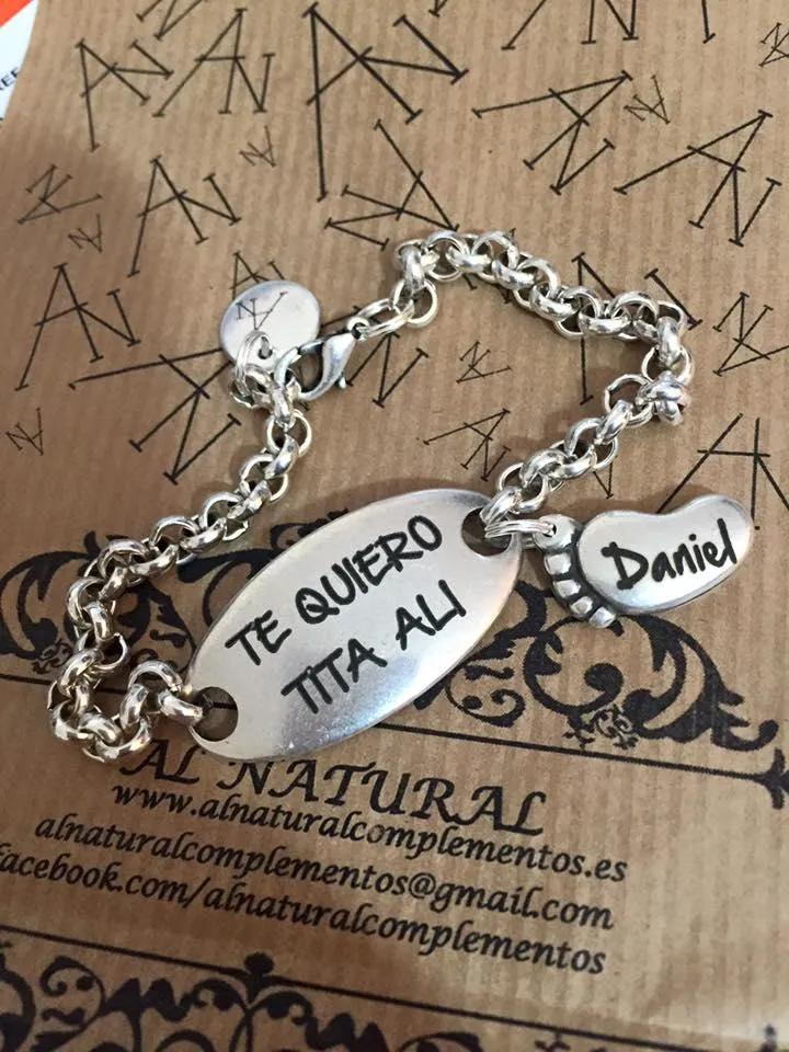 Pulsera ovalada Tita con pie
